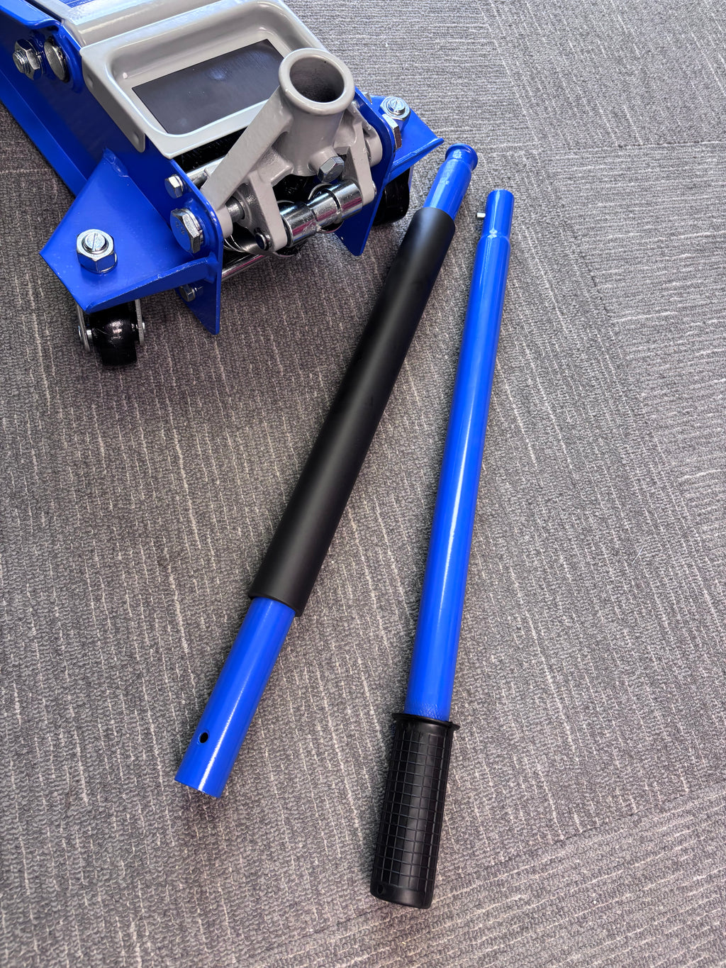 3-ton load-bearing professional low-profile service jack, steel.