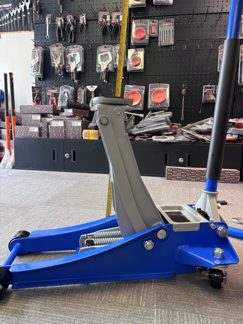 3-ton load-bearing professional low-profile service jack, steel.