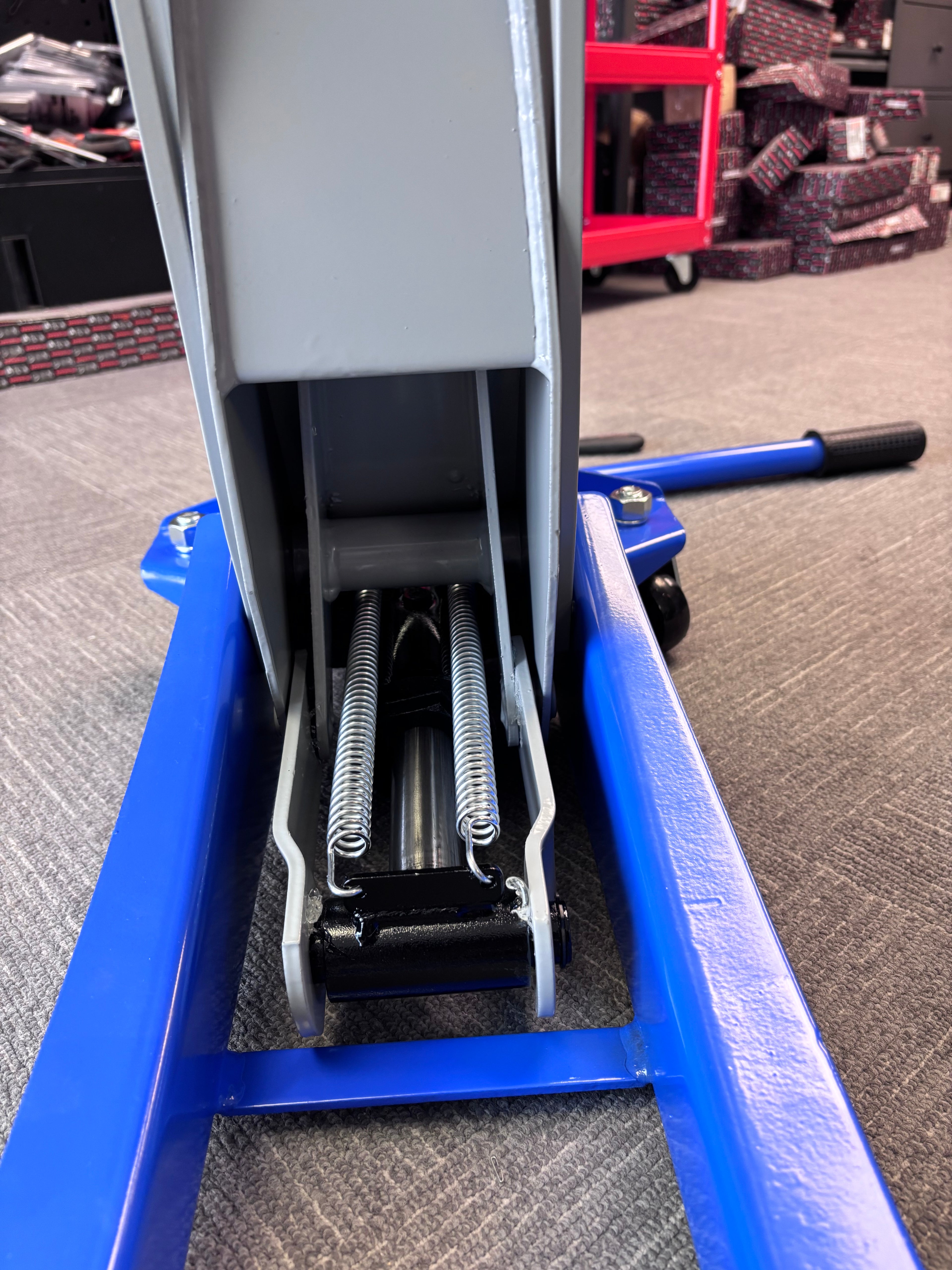 3-ton load-bearing professional low-profile service jack, steel.